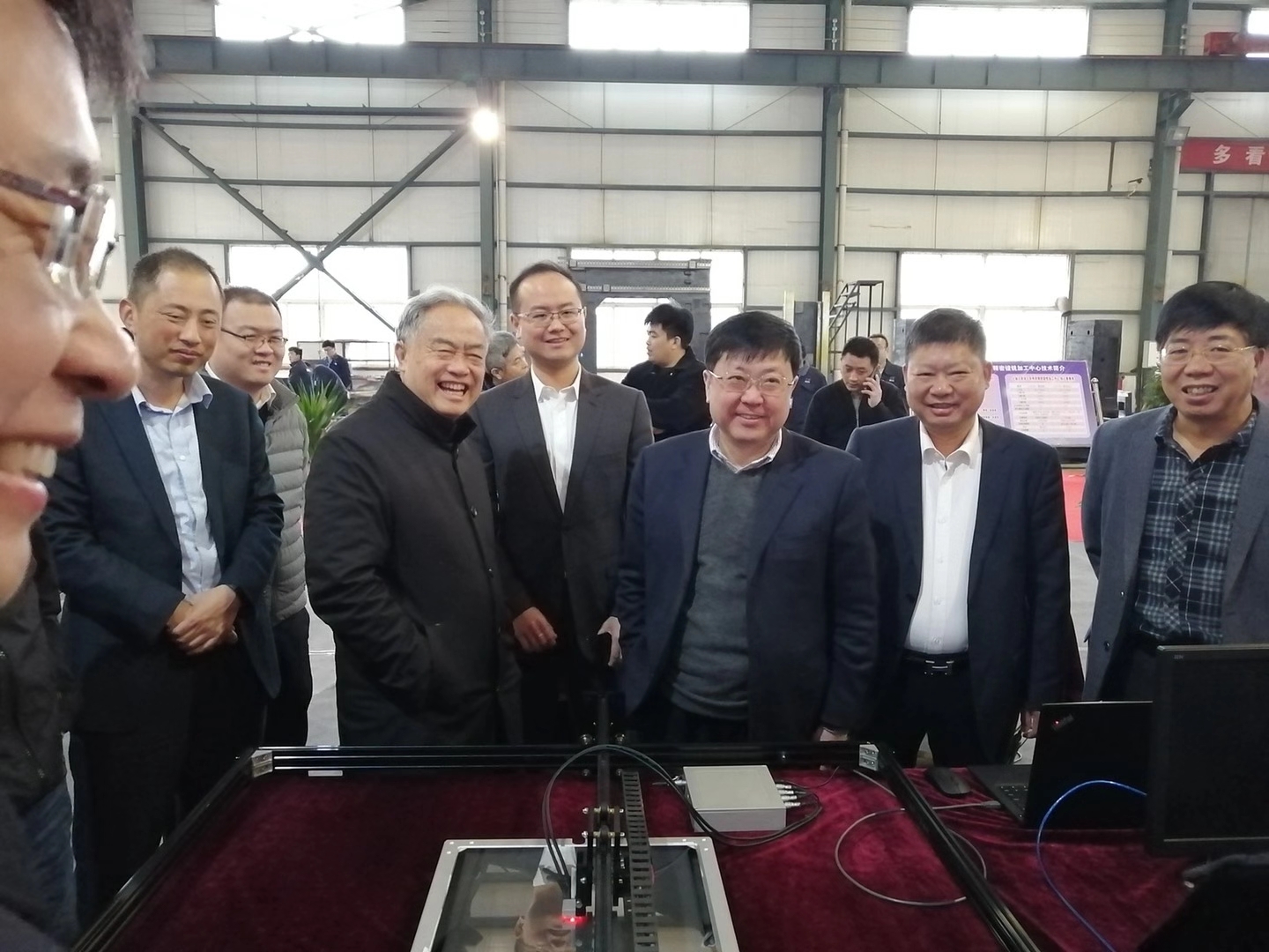 國產(chǎn)精密光柵制造技術(shù)、裝備及其應(yīng)用” 科技成果通過鑒定